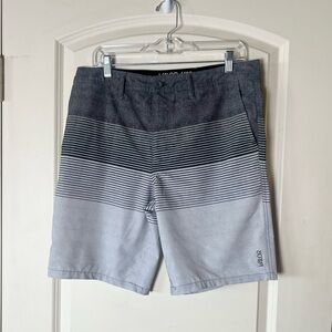 Valor Mens Grey Hybrid shorts, 9” inseam, size 32